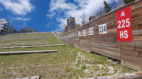 Oviratlon team na ogledu trase v Planici